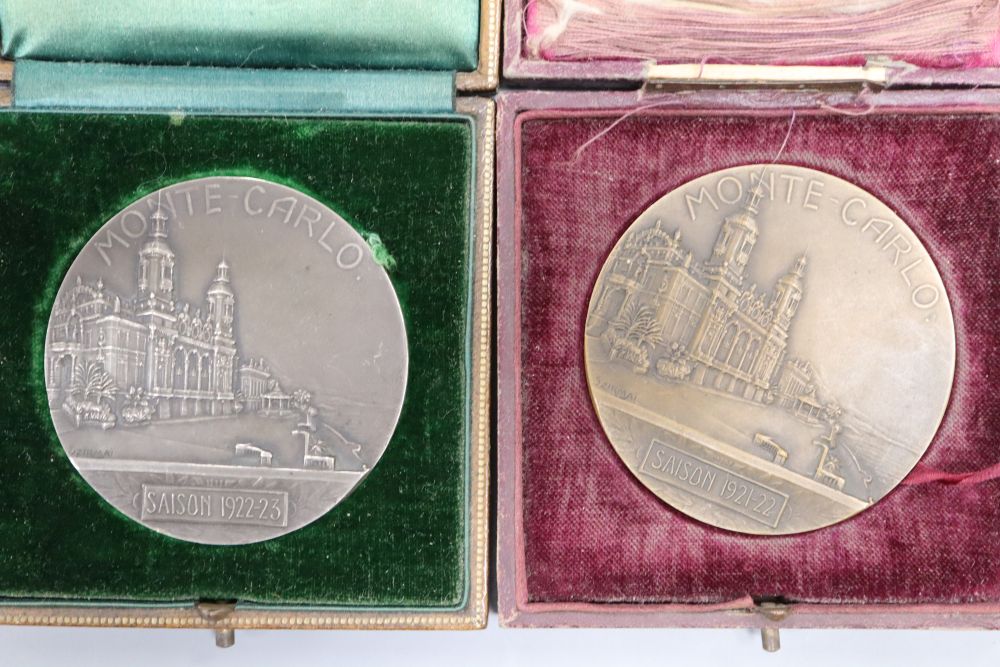 A 1920s silver ladies golfing medal and another similar bronze medal, both boxed